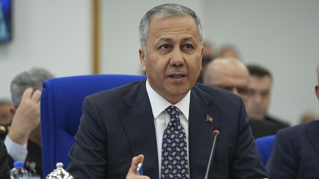 Bakan Yerlikaya duyurdu! 6 ülke 24 suçlu: Kırmızı bültenle aranıyorlardı 1