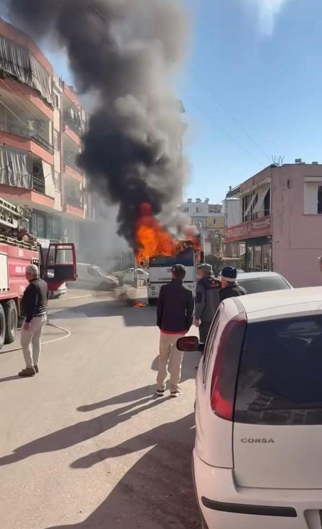 Park halindeyken alev alan kamyon kullanılamaz hale geldi 4