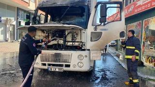 Park halindeyken alev alan kamyon kullanılamaz hale geldi