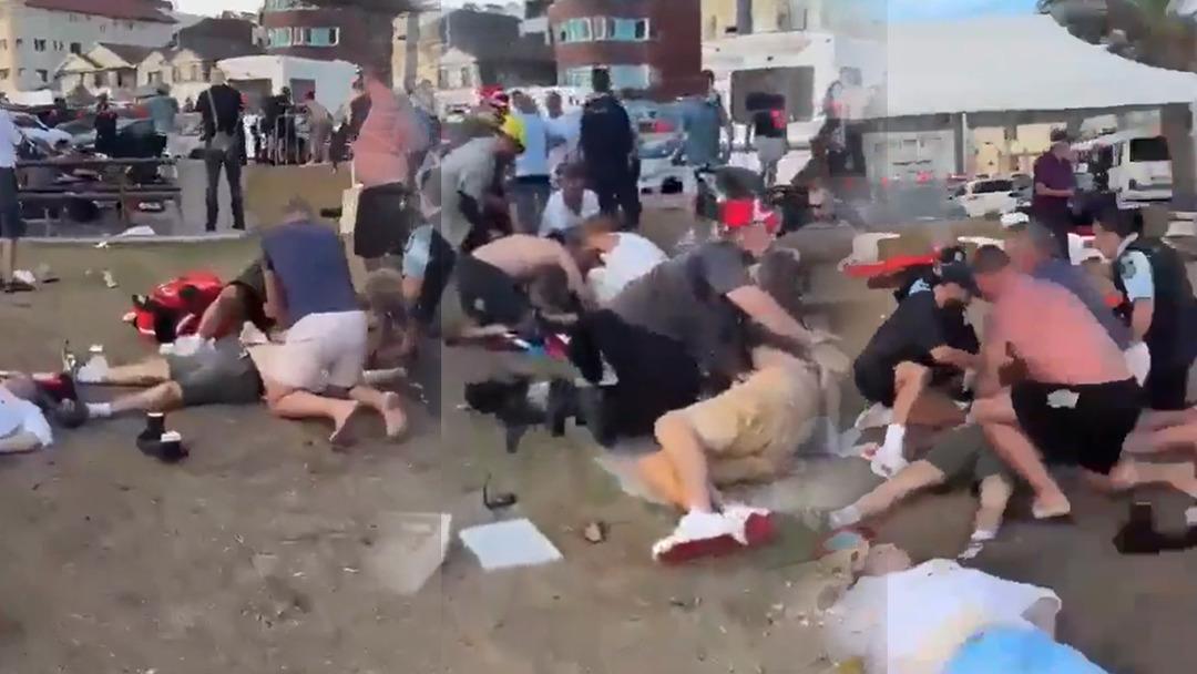 Son dakika | Dünyaca ünlü Bondi Plajı na terör saldırısı: En az 12 can kaybı, saldırgan da öldü! Avustralya daki panik kamerada 14