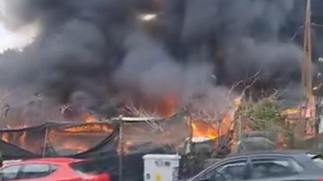 Sarıyer'de iş yeri alev alev yandı