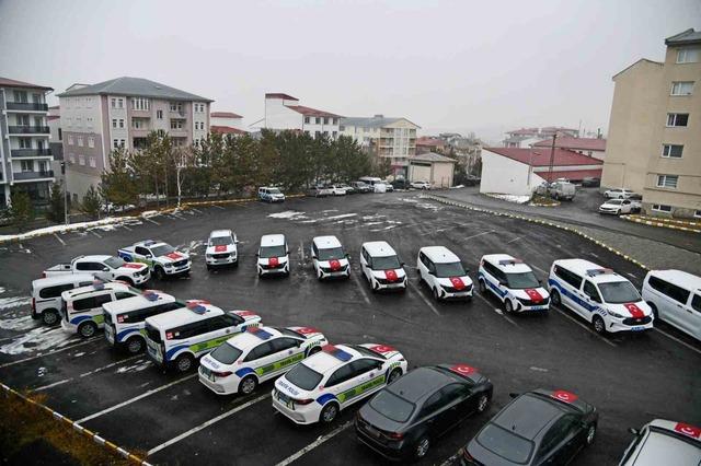 Ardahan&rsquo;da emniyete tahsis edilen 20 yeni ara&ccedil; t&ouml;renle hizmete alındı 2