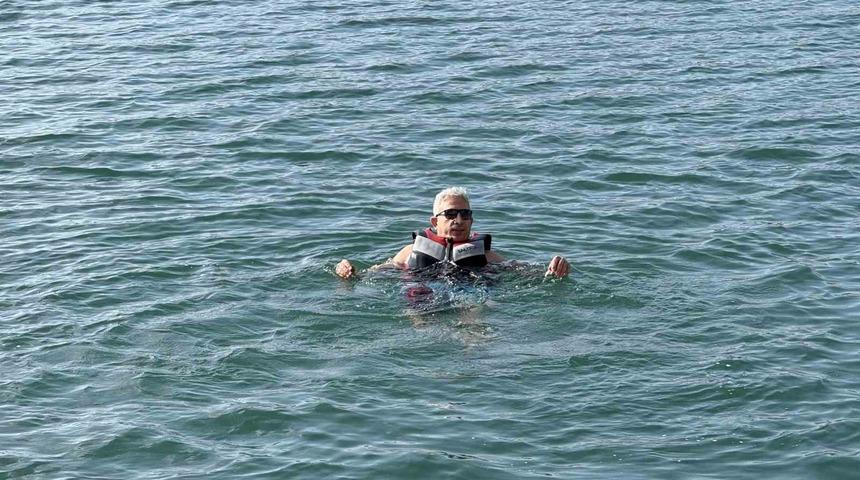 Siirt&rsquo;te Aralık ortasında Botan Vadisinde suya girdiler