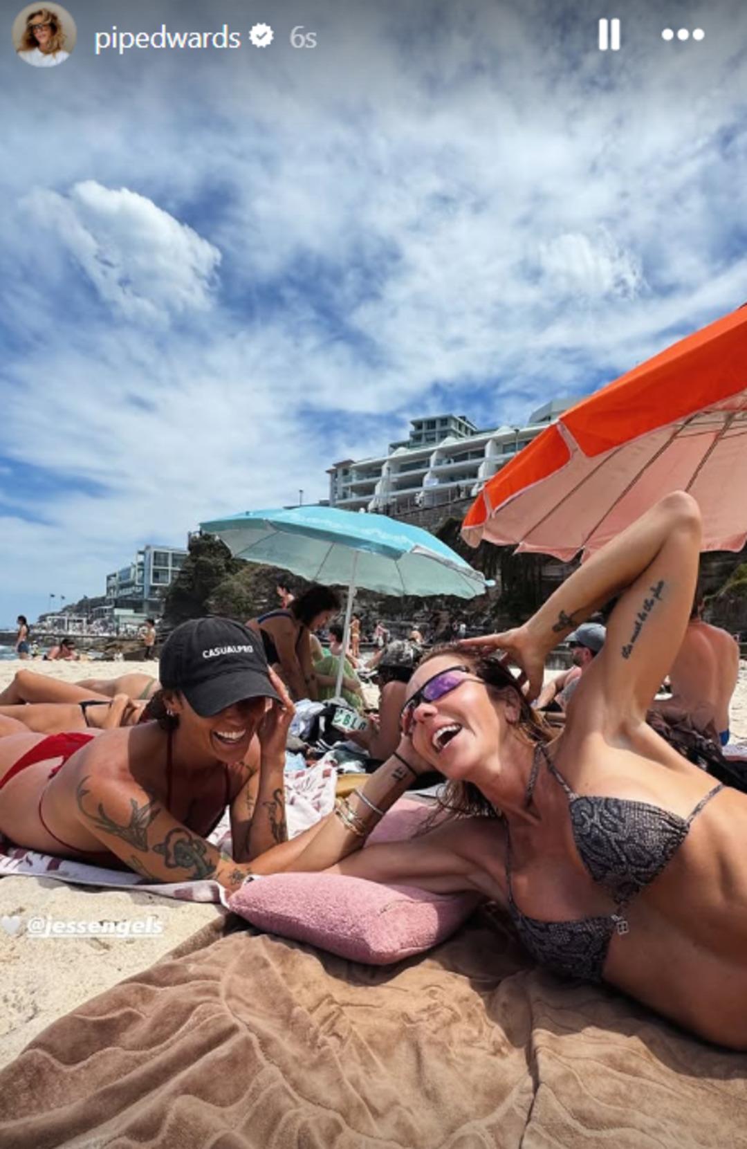 Bondi Beach’te dehşet: Ünlü tasarımcı Pip Edwards silahlı saldırının ortasında kaldı 1