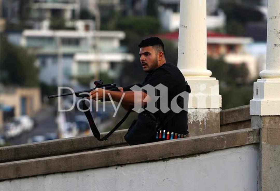 Son dakika | Dünyaca ünlü Bondi Plajı na terör saldırısı: En az 12 can kaybı, saldırgan da öldü! Avustralya daki panik kamerada 4