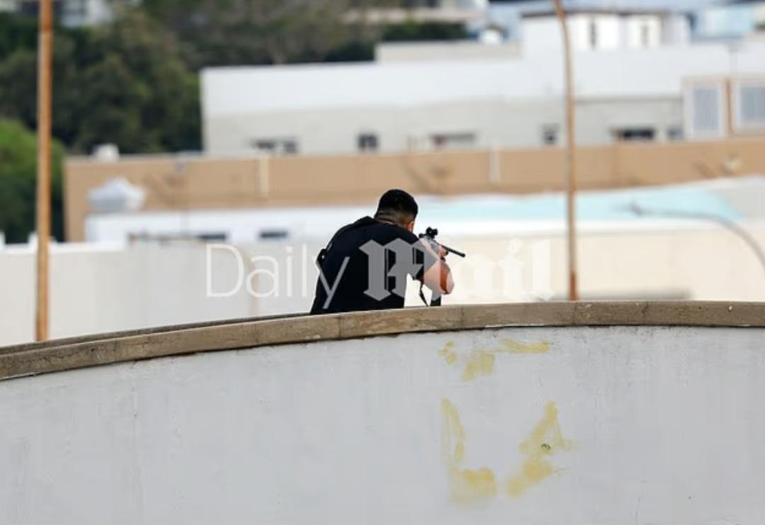 Son dakika | Dünyaca ünlü Bondi Plajı na terör saldırısı: En az 12 can kaybı, saldırgan da öldü! Avustralya daki panik kamerada 5