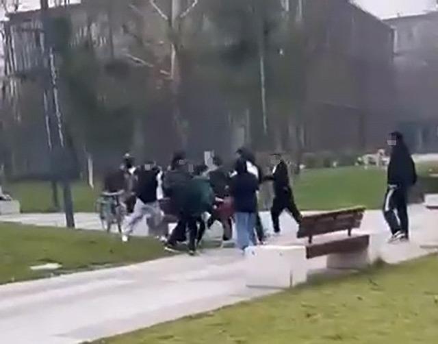 Bursa’da iki grup arasındaki kavga kamerada 2