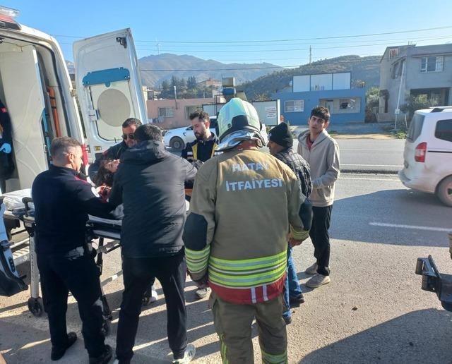 Samandağ’da takla atan otomobilin sürücüsü yaralandı 1