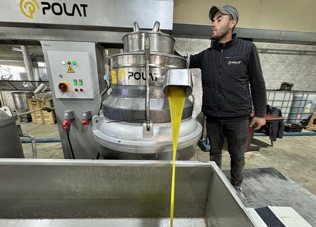 Muhtar tesis kurdu: Mahalleli başka ile gitmekten vazgeçti 8