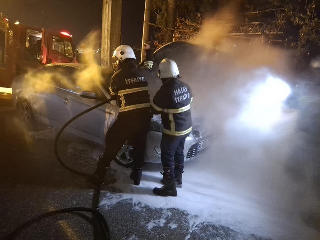 Belen’de otomobil yangını 2