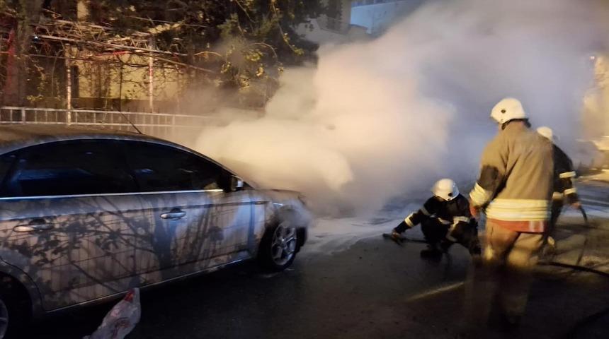 Belen&rsquo;de otomobil yangını