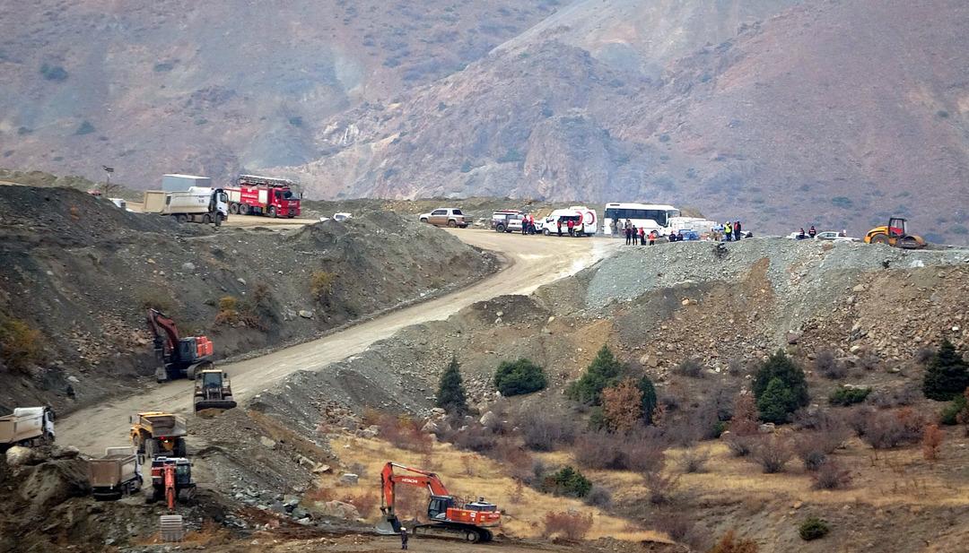 28 gündür aranıyordu! Göçük altında kalan şantiye müdürünün cansız bedenine ulaşıldı 2