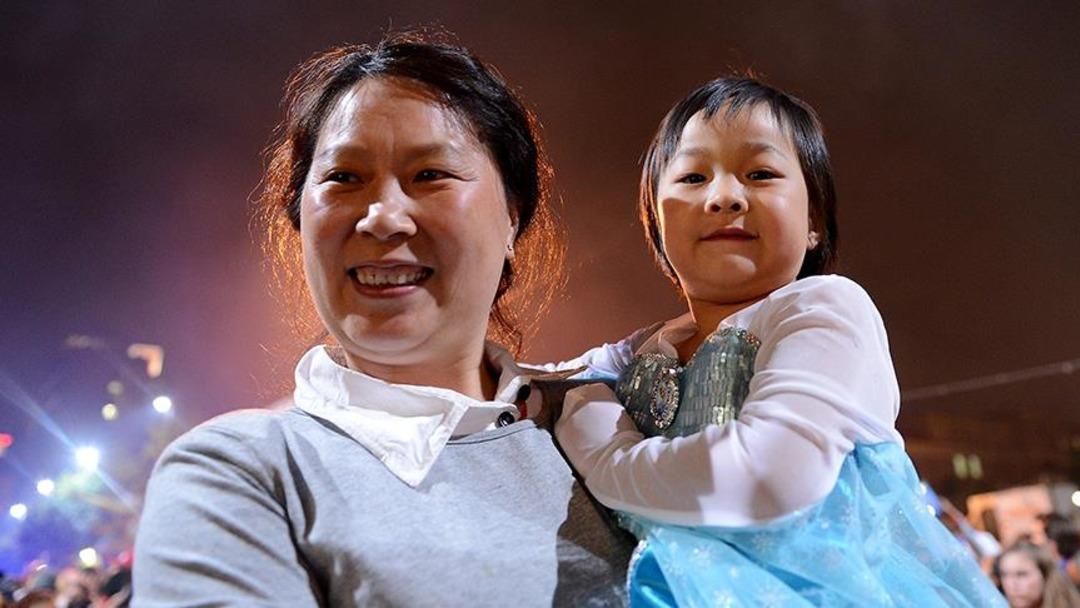 Tek çocuk yasasıyla meşhurdu! Şimdi teşvik için doğum masraflarını ücretsiz hale getiriyor 1