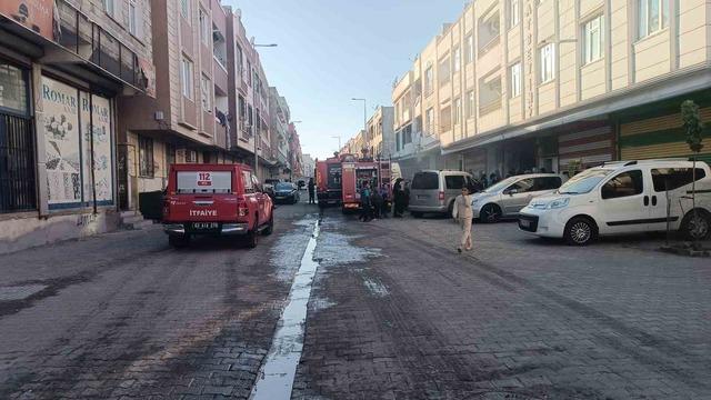 Tutuşan talaş iş yerini yaktı