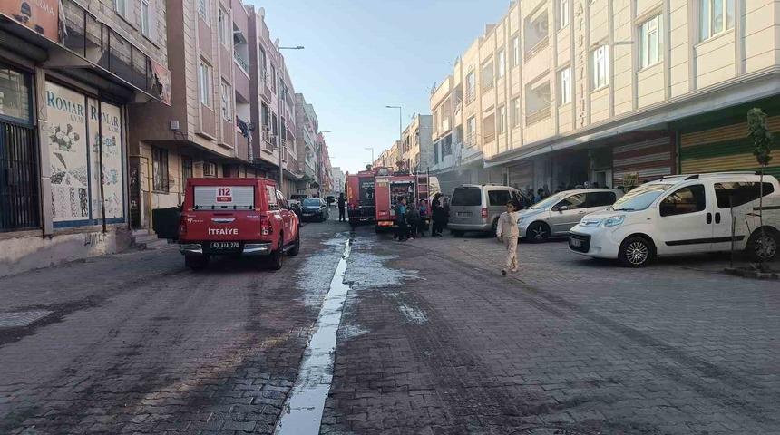 Tutuşan talaş iş yerini yaktı