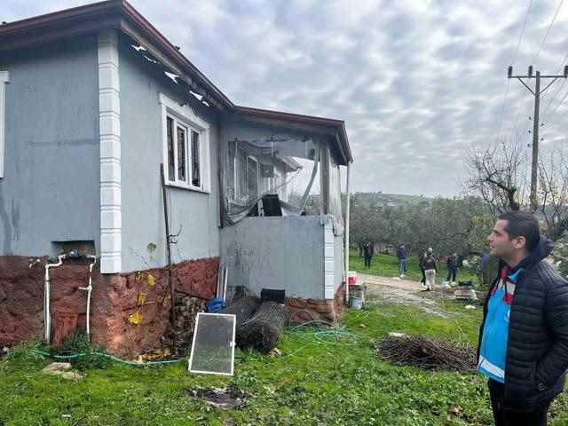 Osmaneli&rsquo;de ev yangını: Eşyalar kullanılamaz hale geldi 2