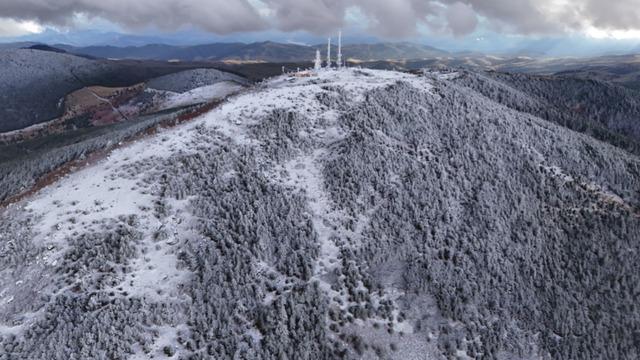 Samsun'da 1650 rakımlı Dürtmen Dağı'nda kar etkili oldu
