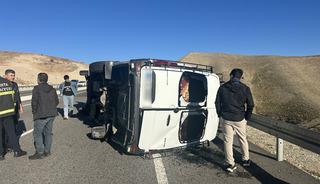 Adıyaman'da minibüsle otomobil çarpıştı: 4 yaralı