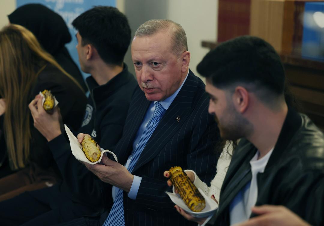 Cumhurbaşkanı Erdoğan a Kazanan ceket soruldu, Ahmet Kaya şarkısı söyledi 1