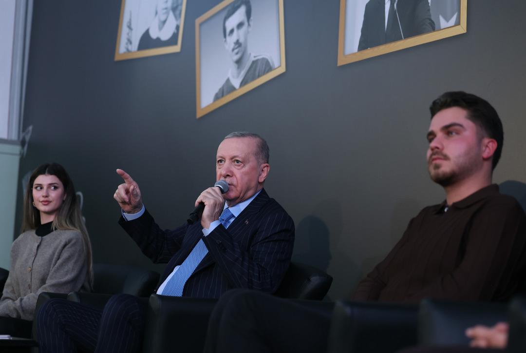 Cumhurbaşkanı Erdoğan a Kazanan ceket soruldu, Ahmet Kaya şarkısı söyledi 2