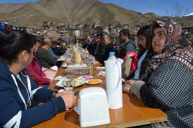 Hakkari'de şehit ve gazi aileleri yemekte buluştu