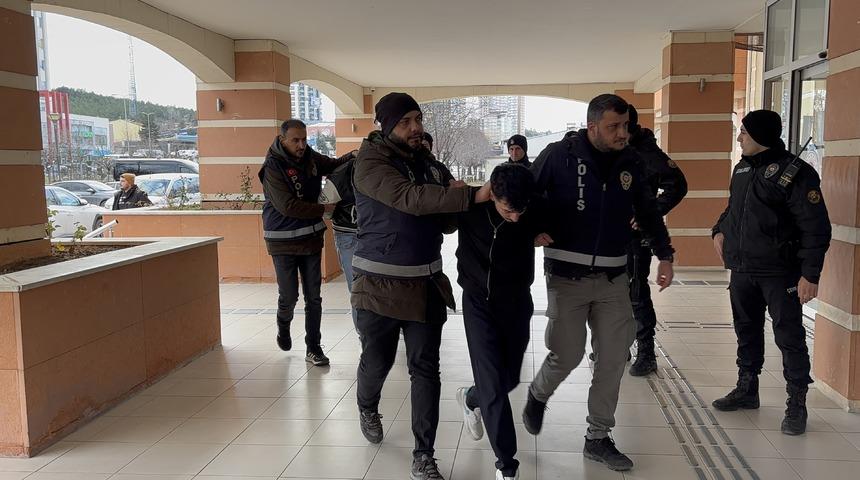 Kastamonu'da &ccedil;ıkan kavgada yaralanan 2 kardeşten biri hayatını kaybetti