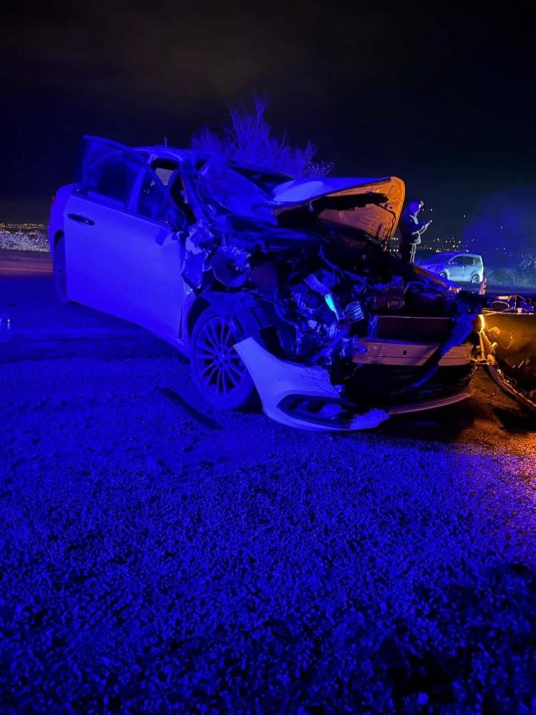 Tokat ta otomobil traktörle çarpıştı: 4 yaralı 1