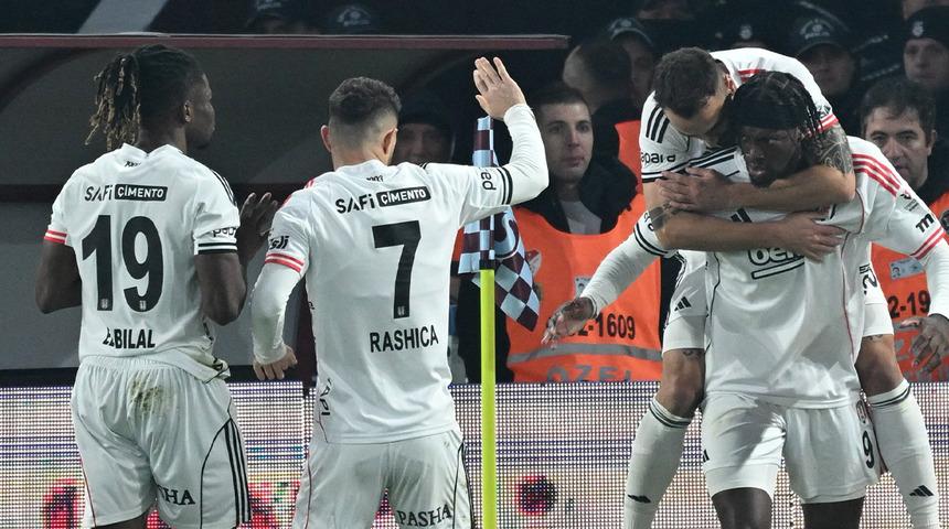Ne ma&ccedil; ama! Trabzonspor-Beşiktaş ma&ccedil;ı tarihe ge&ccedil;iyor! Goller, kırmızı kart 