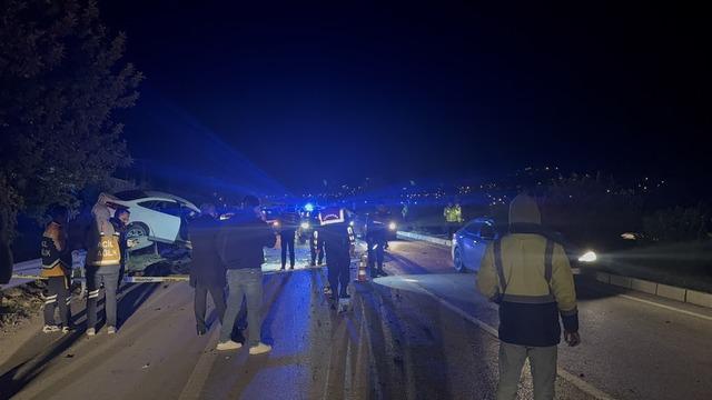 Osmaniye de otomobille hafif ticari araç çarpıştı, 3 kişi öldü, 2 kişi yaralandı 2