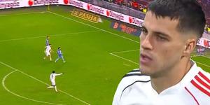 Beşiktaş'ta taraftarlar kazan kaldırdı! "Jurasek'in s&ouml;zleşmesini feshedin"