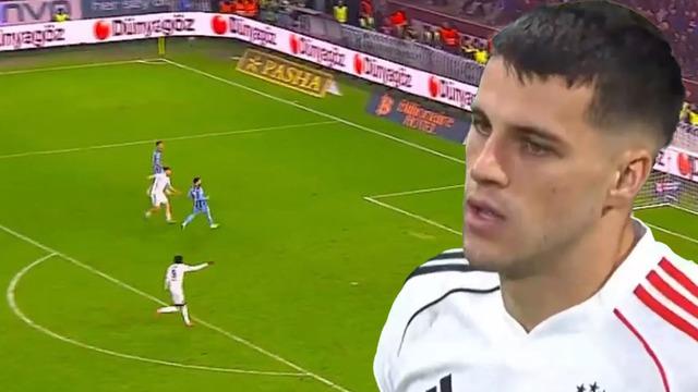 Beşiktaş'ta taraftarlar kazan kaldırdı! Jurasek'in sözleşmesini feshedin