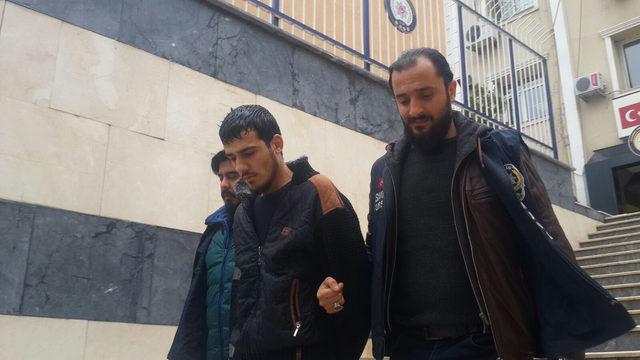 Parktaki cinayet: 2 kişi yakalandı,  kavga &ccedil;ekirdek &ccedil;itleme tartışmasından &ccedil;ıkmış 2