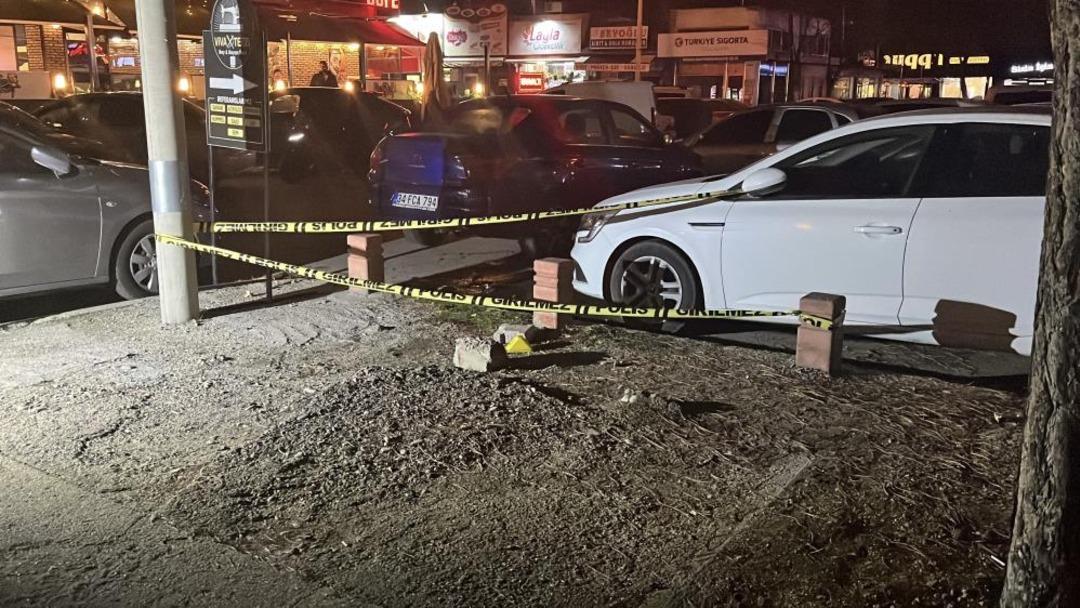 Husumetli iki grup arasında çıkan kavga kanlı bitti: 2 yaralı 1