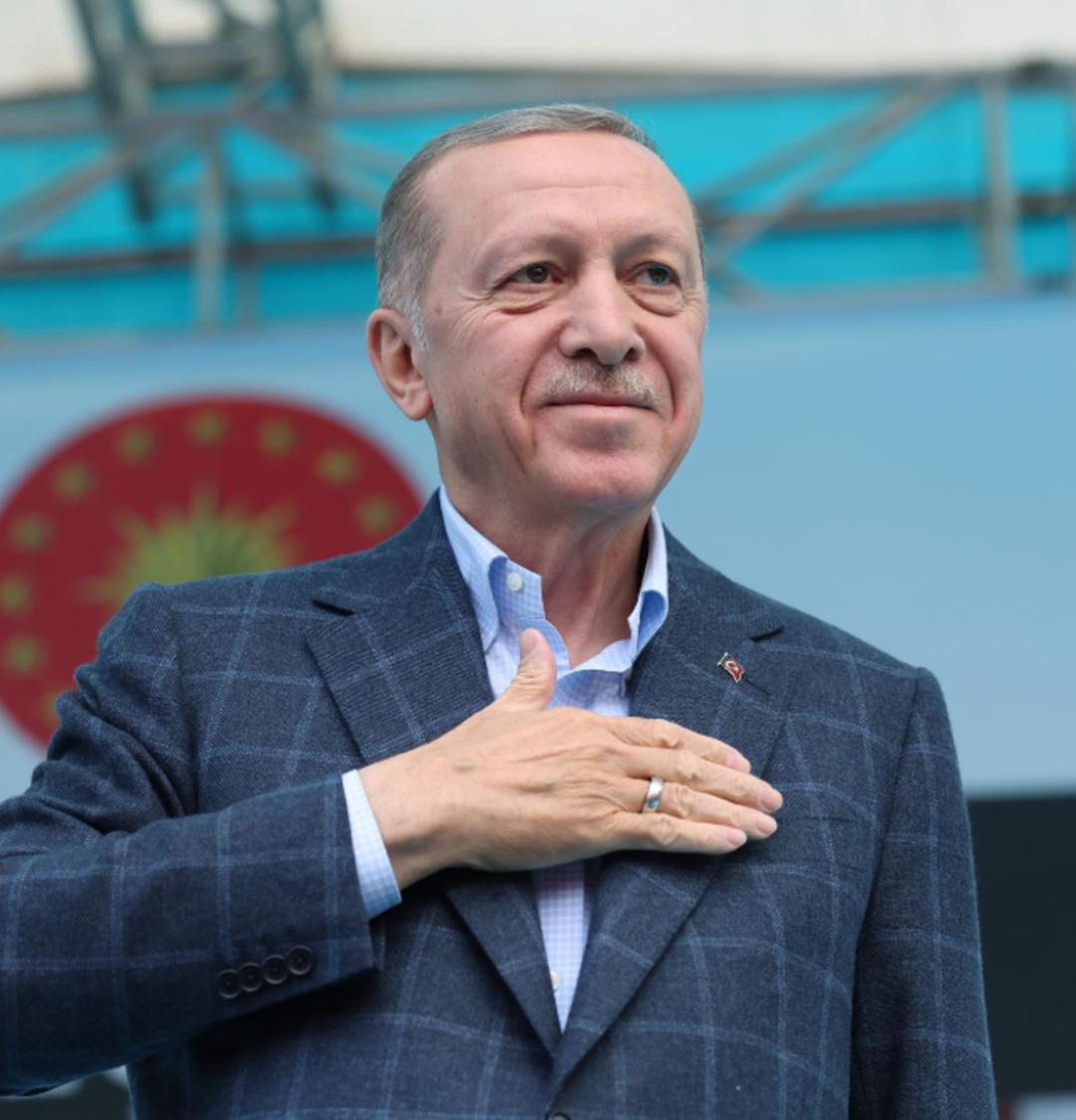 Cumhurbaşkanı Erdoğan a Kazanan ceket soruldu, Ahmet Kaya şarkısı söyledi 4