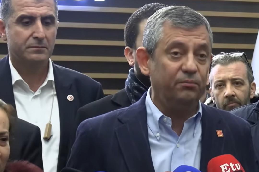 Gözleri doldu, konuşurken sesi titredi! Özgür Özel böyle seslendi: "Artık bir şey olacaksa bana olsun" 4