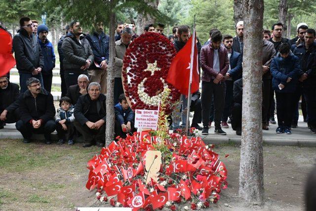 Öğrencilerden şehitlik ziyareti