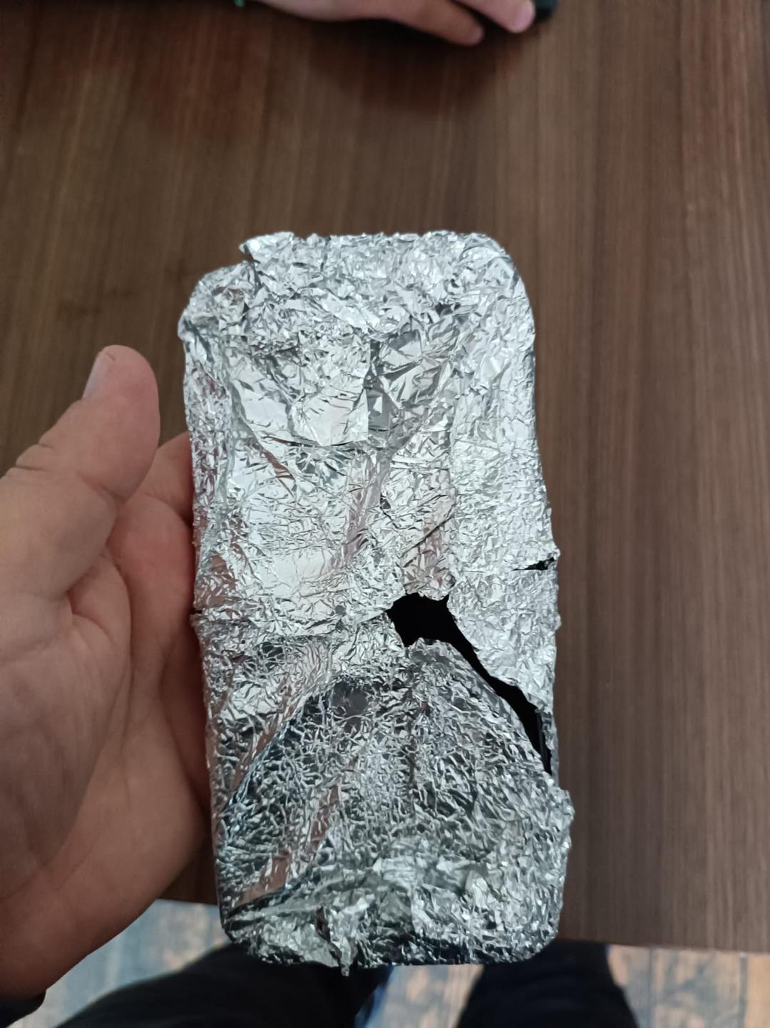 Çaldıkları telefona alüminyum oyunu ! Polisi bile şaşırtan düzenek 5