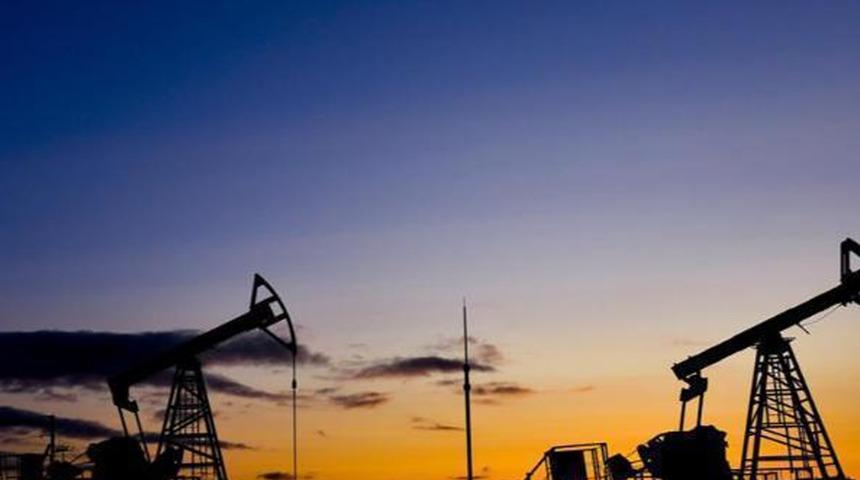 Brent petrol&uuml;n varili 61,23 dolardan işlem g&ouml;r&uuml;yor