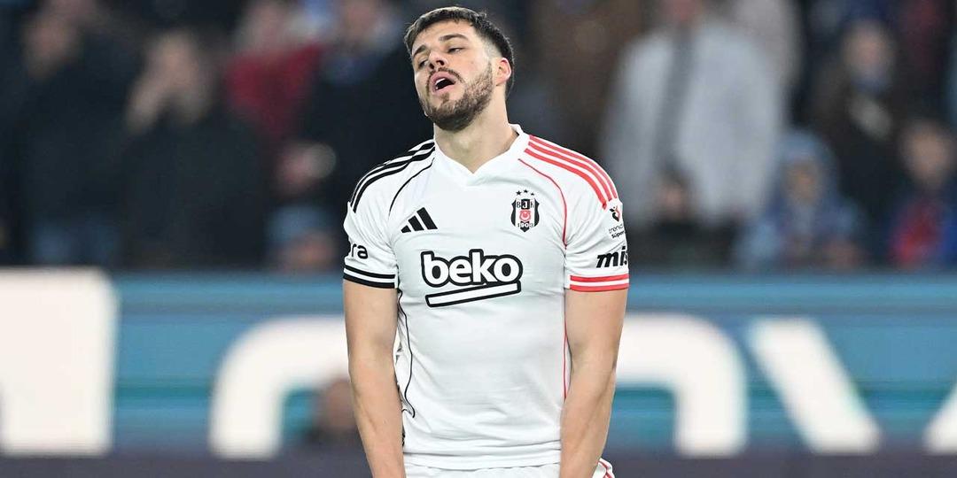 Nihat Kahveci canlı yayında &ccedil;ıldırdı: Beşiktaş tarihinin en k&ouml;t&uuml; transferi! 4