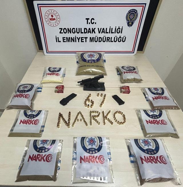 İstanbul&rsquo;dan Ereğli&rsquo;ye 3 bin adet extacy uyuşturucu getiren sevgililer yakalandı 3