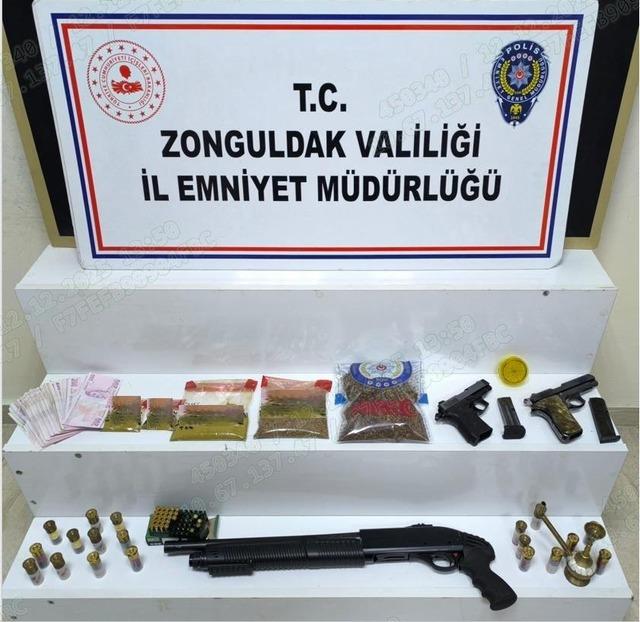 İstanbul’dan Ereğli’ye 3 bin adet extacy uyuşturucu getiren sevgililer yakalandı 1