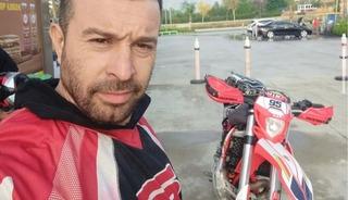 Şampiyon motosikletçi Özgür Çapacı, trafik kazasında hayatını kaybetti