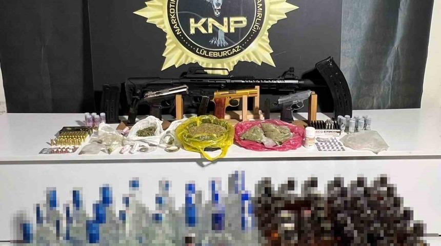 Kırklareli ve L&uuml;leburgaz&rsquo;da uyuşturucu operasyonları: &Ccedil;ok sayıda madde ele ge&ccedil;irildi, tutuklamalar var