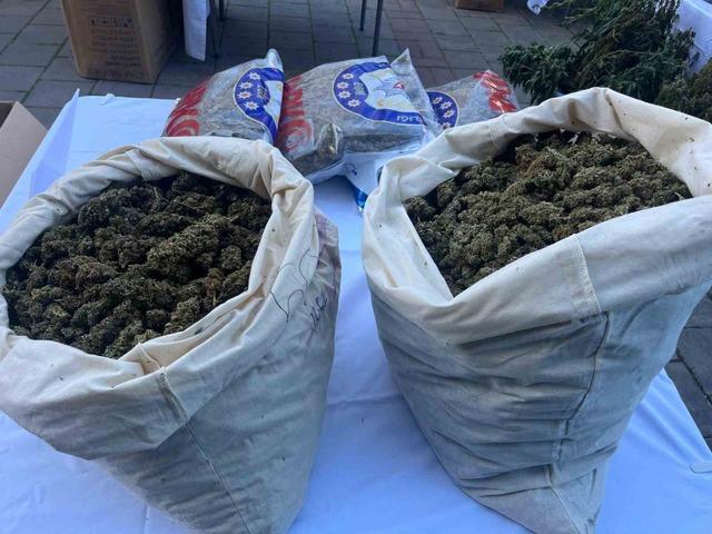 İzmir&rsquo;de tek operasyonda 3 milyon uyuşturucu hap ele ge&ccedil;ti: 46 tutuklama 1