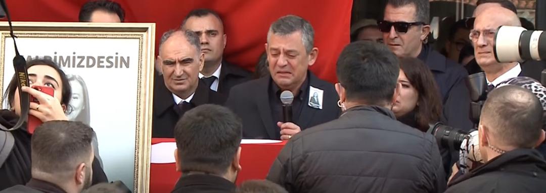 Manisa da b&uuml;y&uuml;k h&uuml;z&uuml;n! G&uuml;lşah Durbay a en acı veda: &Ouml;zg&uuml;r &Ouml;zel g&ouml;zyaşlarına boğuldu 6