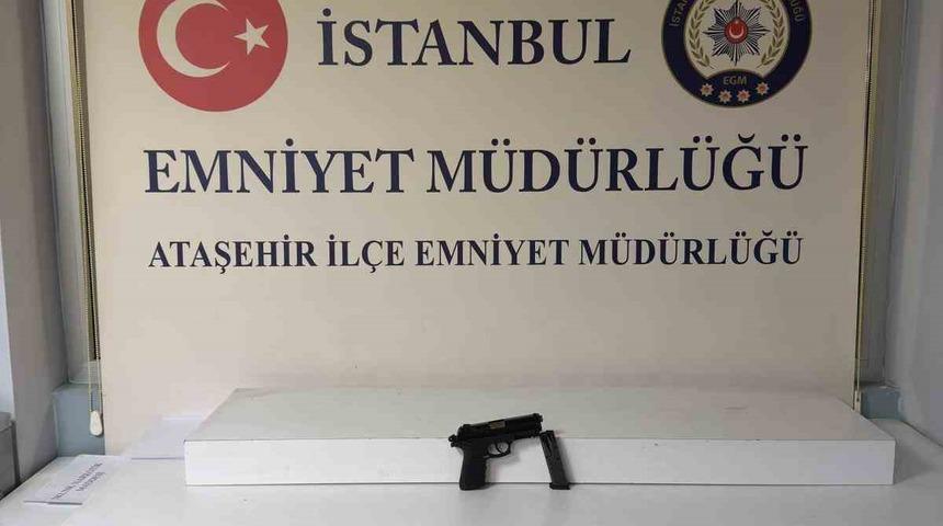 Ataşehir&rsquo;de d&uuml;kkan kurşunlayıp o anları kayda alan 2 ş&uuml;pheli tutuklandı