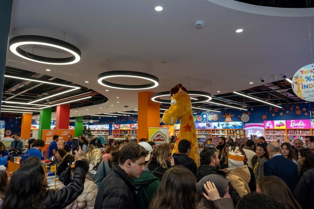 Toys“R”Us Türkiye ilk mağazasını Terminal Kadıköy’de açtı 2