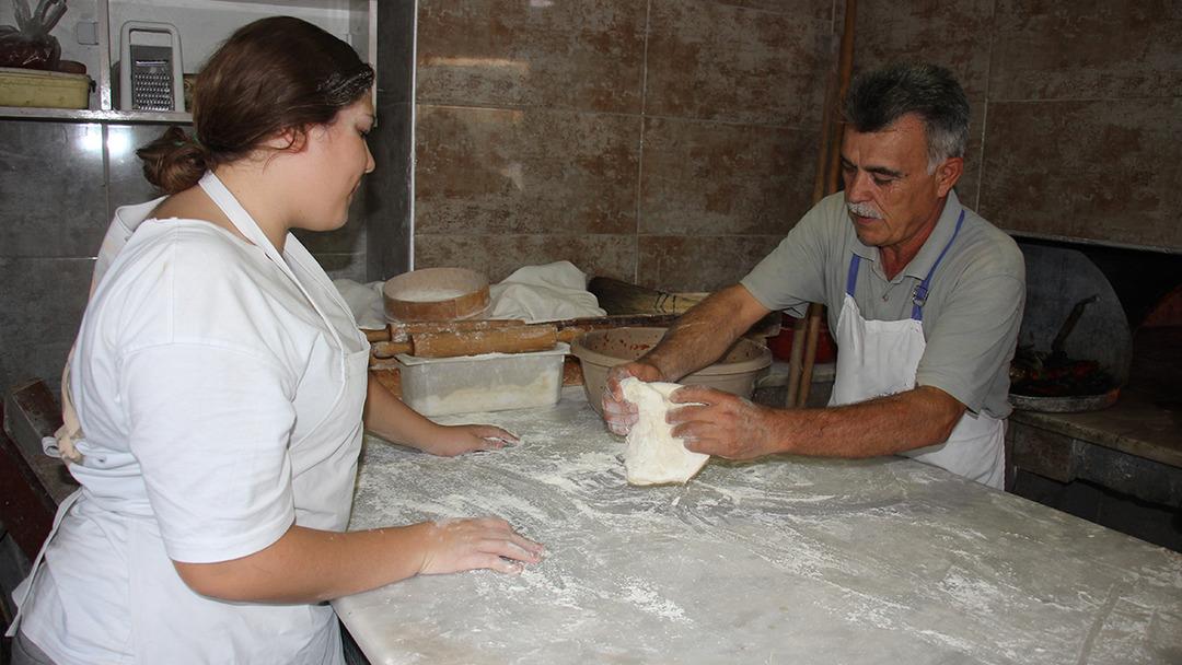 Bu iş yerine çırak olarak giren, patron olarak çıkıyor! Yurt dışına bile giden var 1