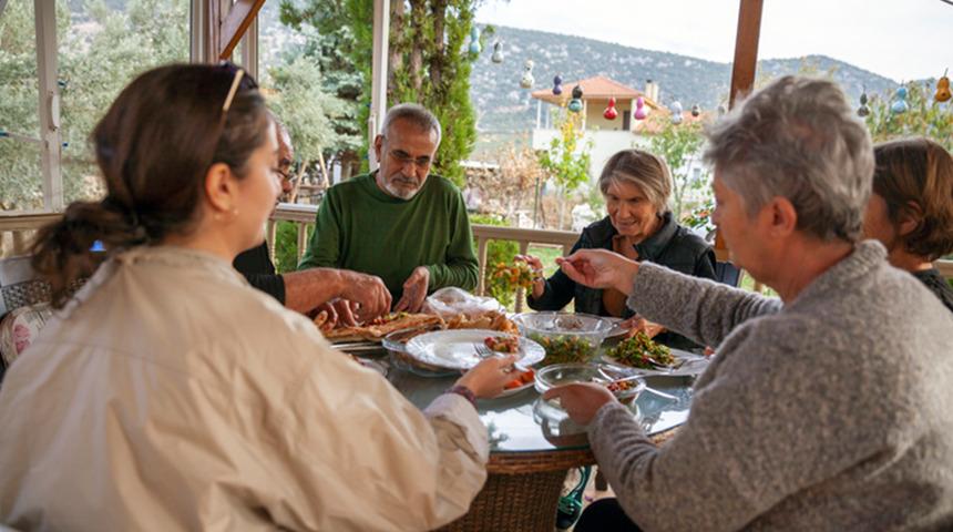 Kayıp b&uuml;y&uuml;k! Sofralarda g&ouml;rmek iyice zorlaşacak, fiyatlar y&uuml;kseldi
