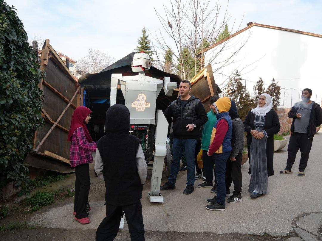 Hurda malzemelerden yaptı, gören telefonuna sarıldı! Maliyeti 20 bin lira 5